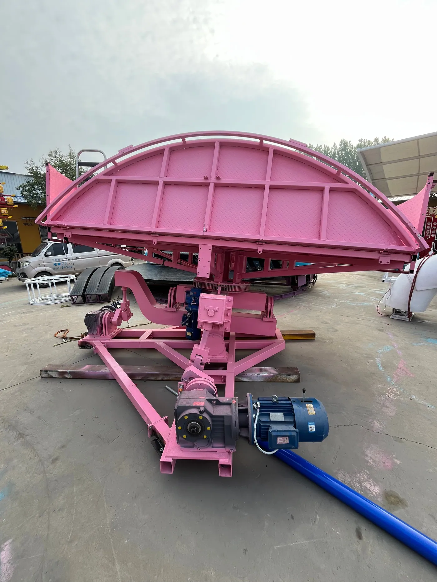 Container loading — amusement rides packed for shipment — XL Amusement Ride amusement ride manufacturer (photo 25)