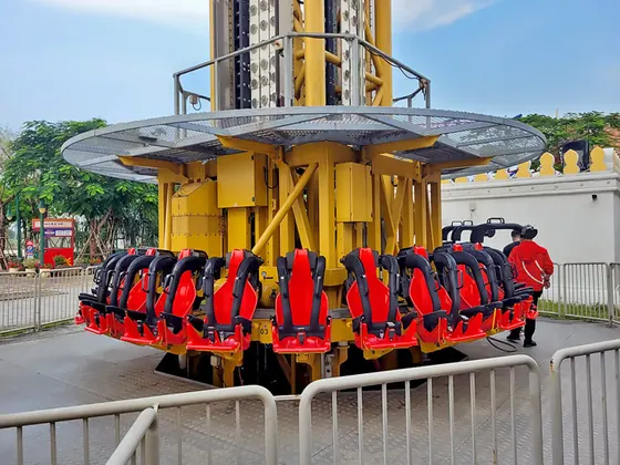 Drop Tower 47 Meters High amusement ride — photo 4 by XL Amusement Ride factory