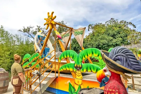 Mini Pirate Ships amusement ride — photo 3 by XL Amusement Ride factory