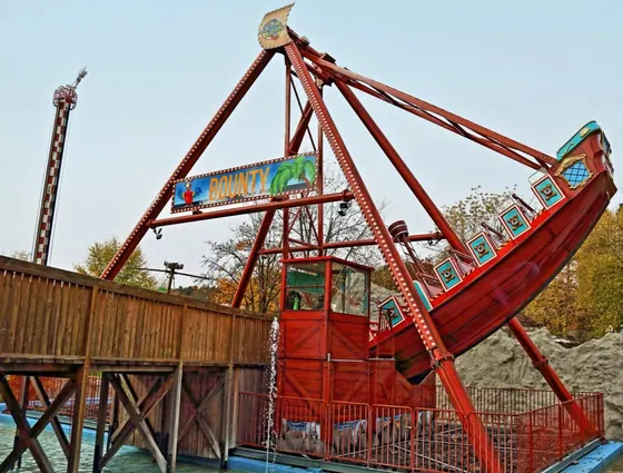 Pirate Ship amusement ride — photo 3 by XL Amusement Ride factory