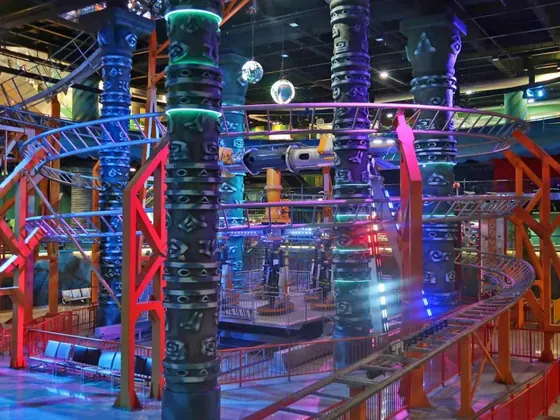 Shark Coaster amusement ride — photo 4 by XL Amusement Ride factory