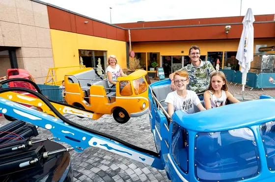 Bounce Spin amusement ride — photo 3 by XL Amusement Ride factory