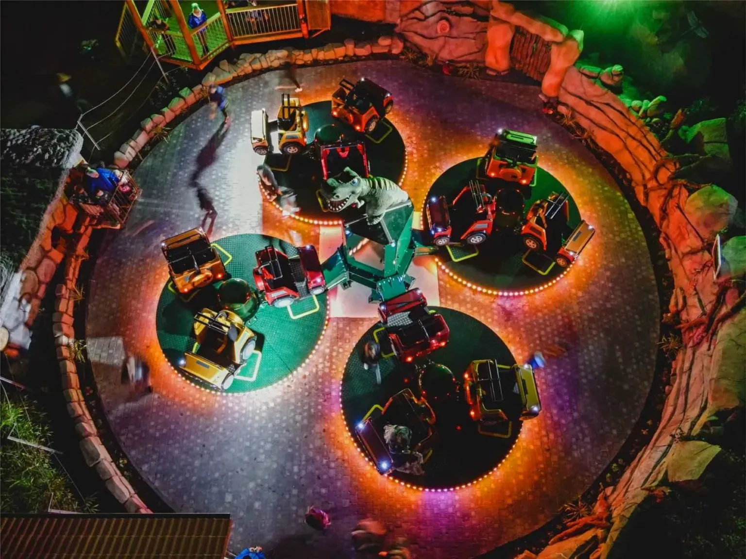 BREAK DANCE — Spinning Rides ride for sale from XL Rides amusement ride manufacturer, China