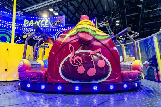 mINI BREAK DANCE amusement ride — photo 5 by XL Amusement Ride factory
