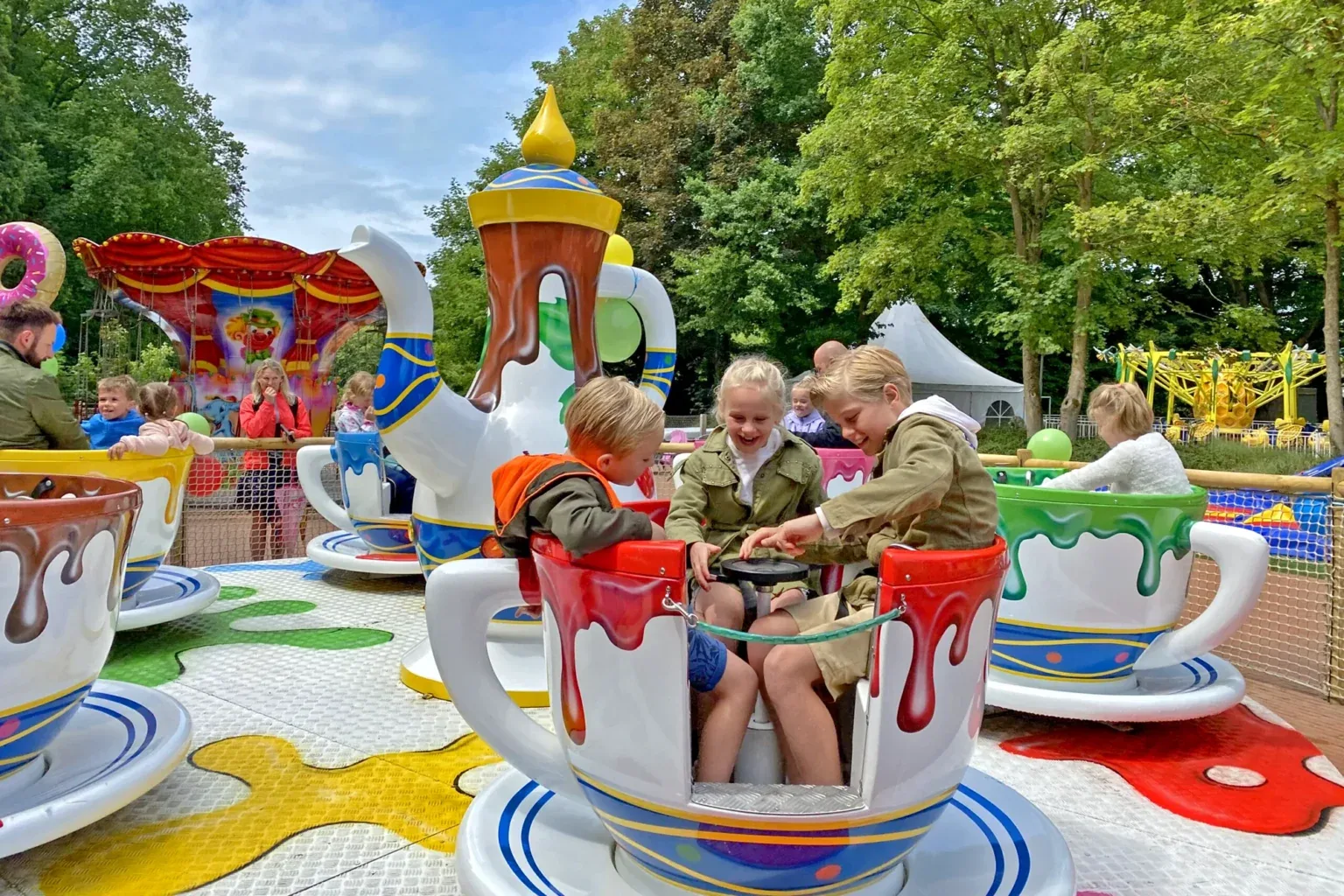 TEA CUPS 6M — Spinning Rides ride for sale from XL Rides amusement ride manufacturer, China