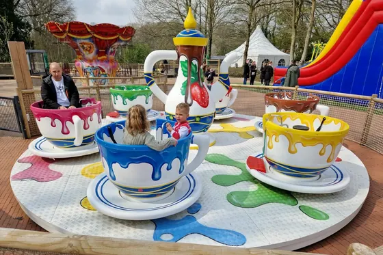 TEA CUPS 6M amusement ride — photo 4 by XL Rides factory