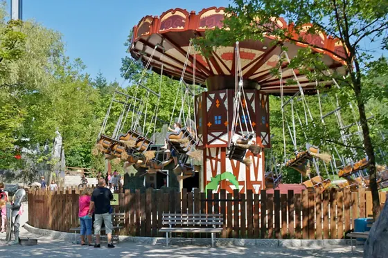 FAMILY SWINGER amusement ride for sale — manufactured by XL Rides (Henan Xinlong Amusement Equipment Co., Ltd.)