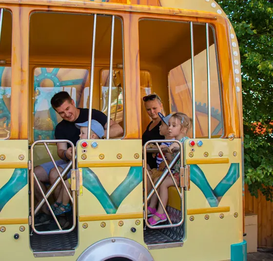 Flying Bus amusement ride — photo 4 by XL Amusement Ride factory