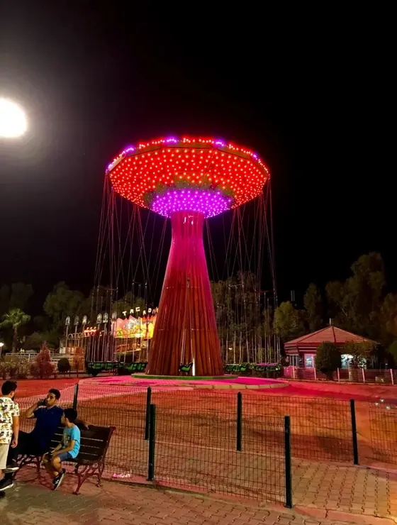 Flying Chair 3 amusement ride — photo 4 by XL Rides factory