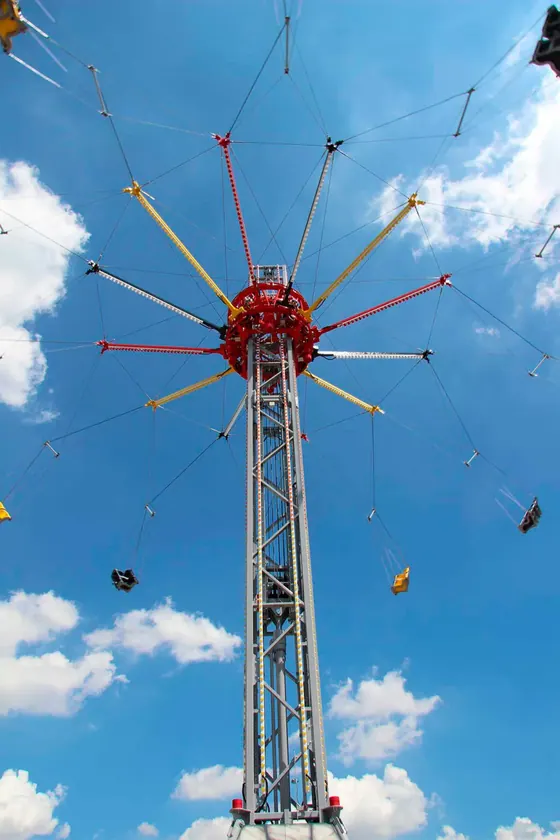 Swing Towers amusement ride — photo 4 by XL Amusement Ride factory