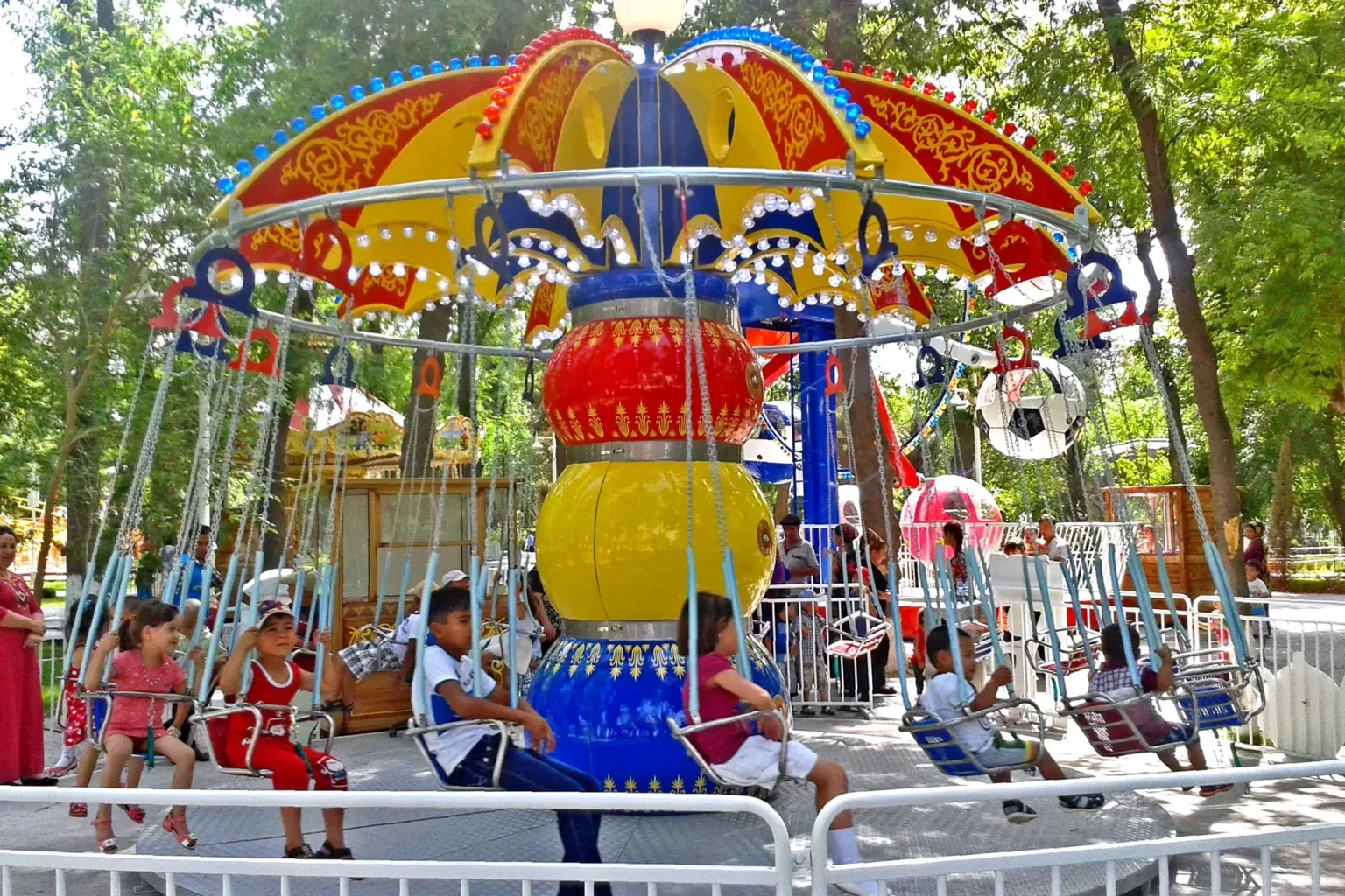 Toy Swinger — Columpios y Sillas Voladoras ride for sale from XL Rides amusement ride manufacturer, China