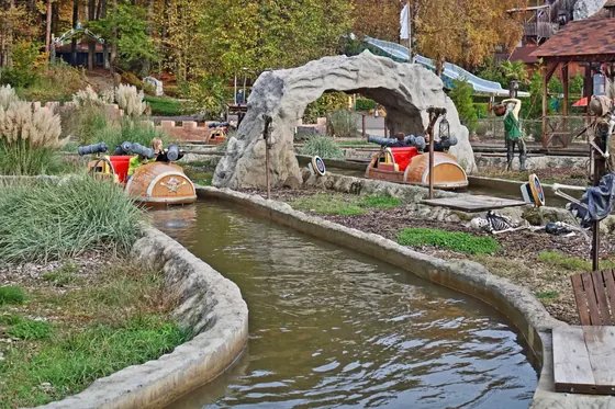 Buccaneer's Creek amusement ride — photo 4 by XL Amusement Ride factory
